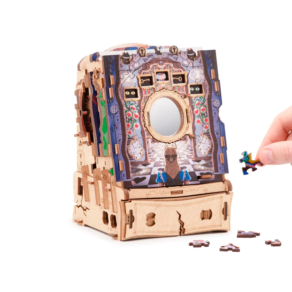 Wonderbox of Alice Cluepuzzle