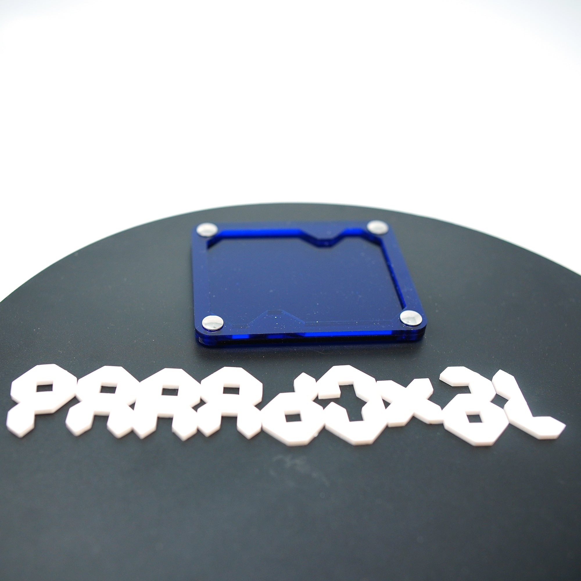 Paradoxal Packing Puzzle